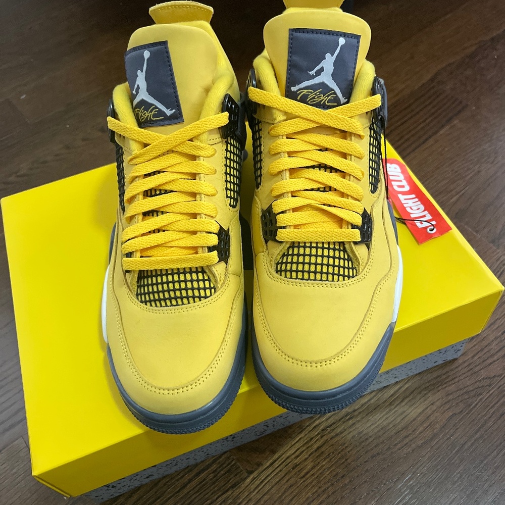 Air Jordan 4 retro lightening